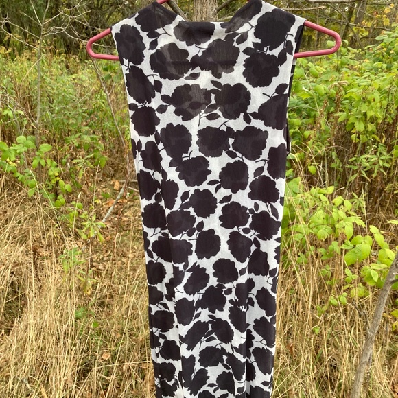 REDUCED! White House Black Market Black & White Floral Mesh Tunic Dress—size S - Picture 3 of 3